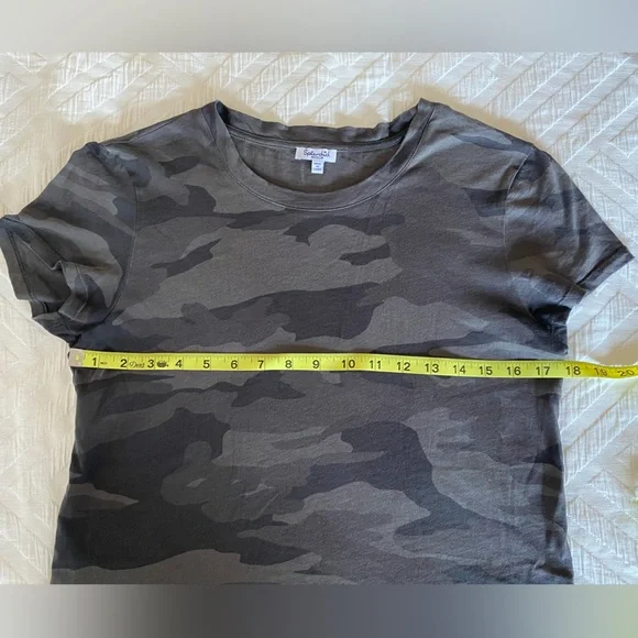 EUC Splendid 100% cotton dark grays camouflage crew neck tee - Picture 2 of 6